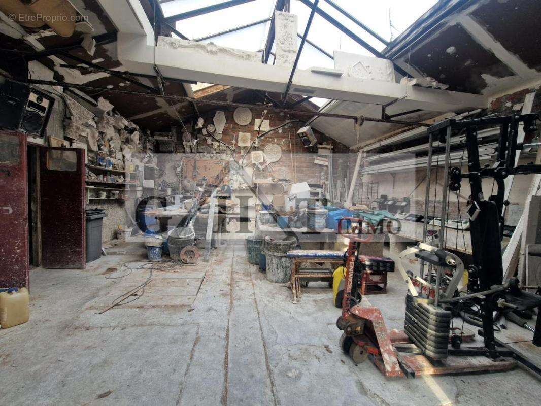 Commerce à LE BLANC-MESNIL