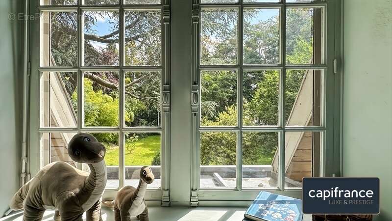 Une demeure de caractère au cœur du Jardin de la Rhonelle — 282 m² d'histoire préservée - photo 16