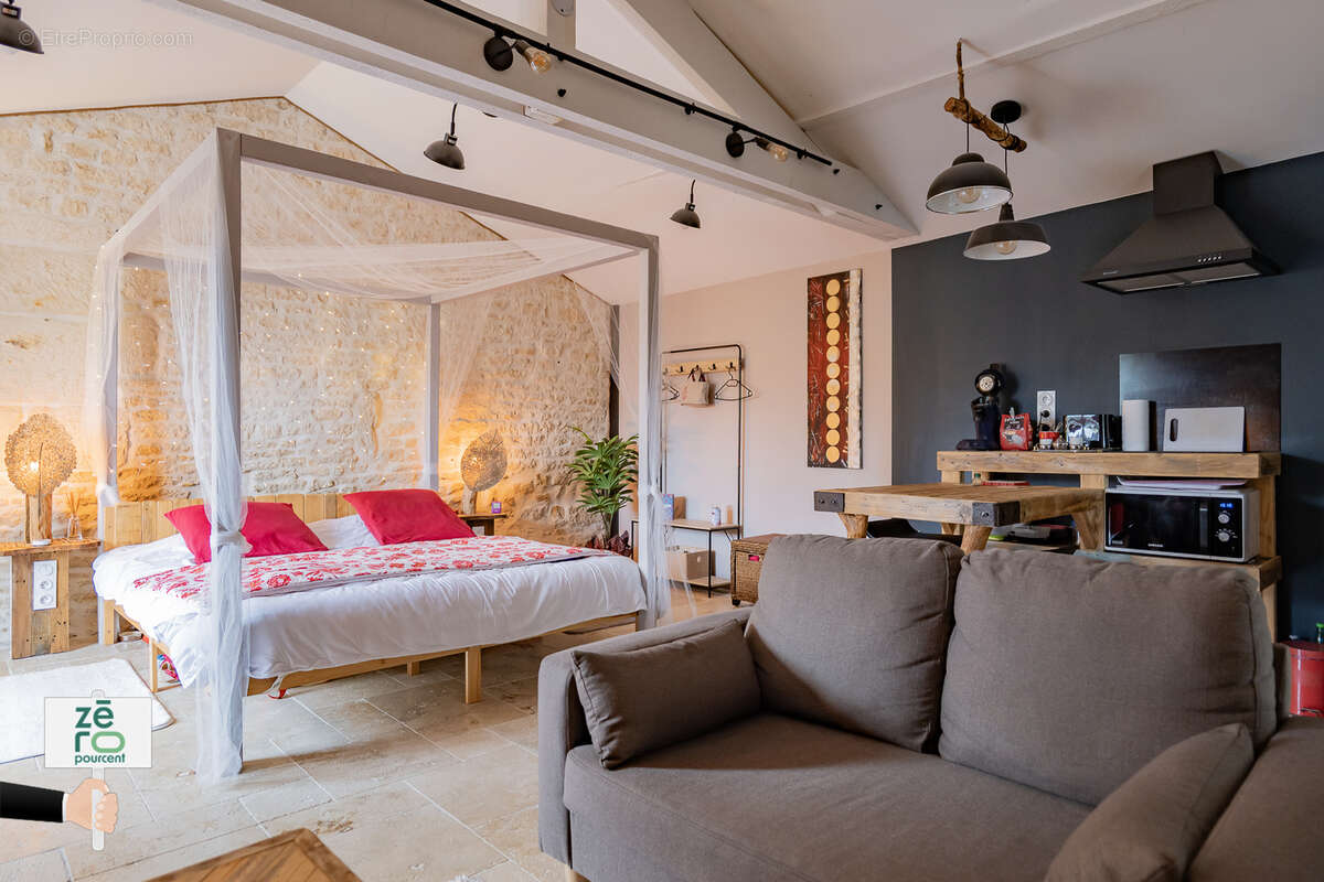 Maison à MOUZEUIL-SAINT-MARTIN