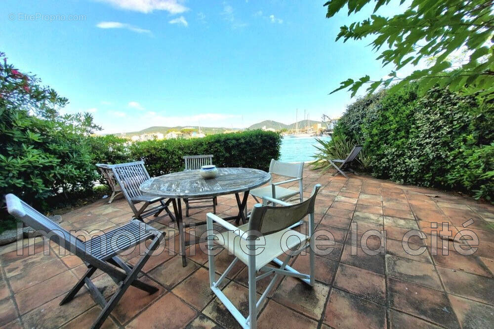 Appartement à GRIMAUD