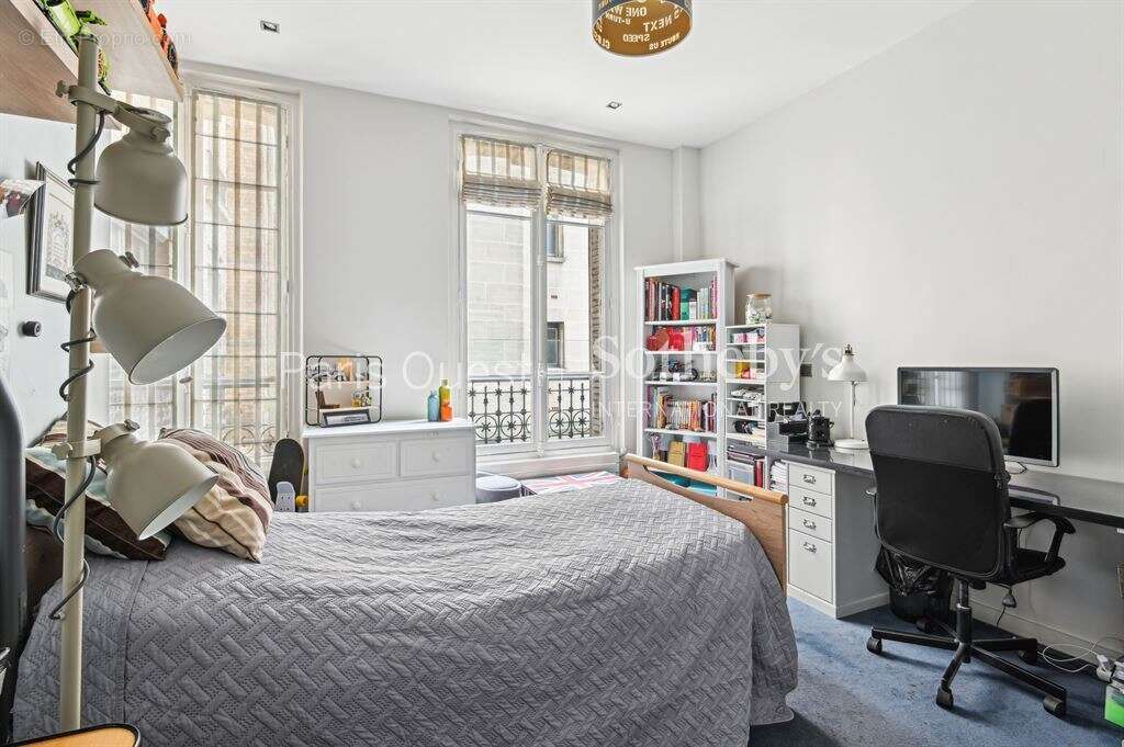 Appartement à NEUILLY-SUR-SEINE