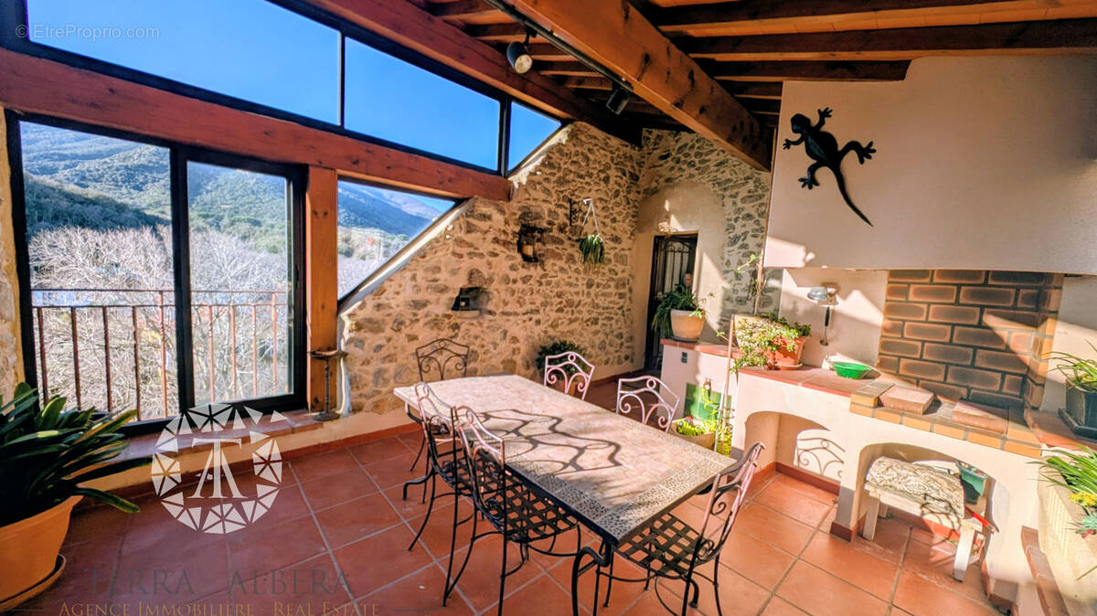 Maison à LAROQUE-DES-ALBERES