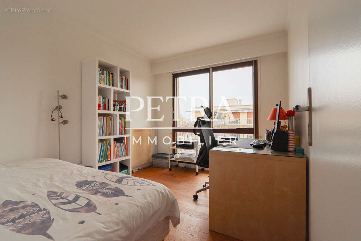 Appartement à L'HAY-LES-ROSES