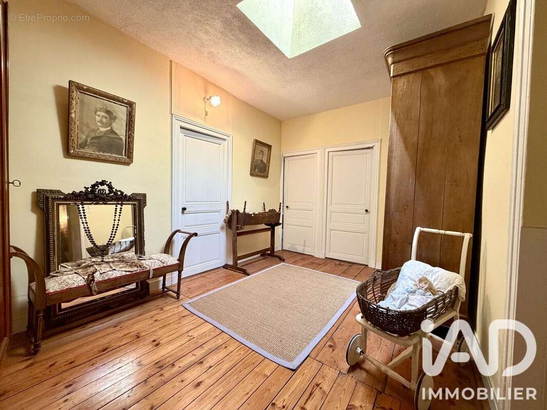 Maison 240 m² à Beaufou  - photo 8