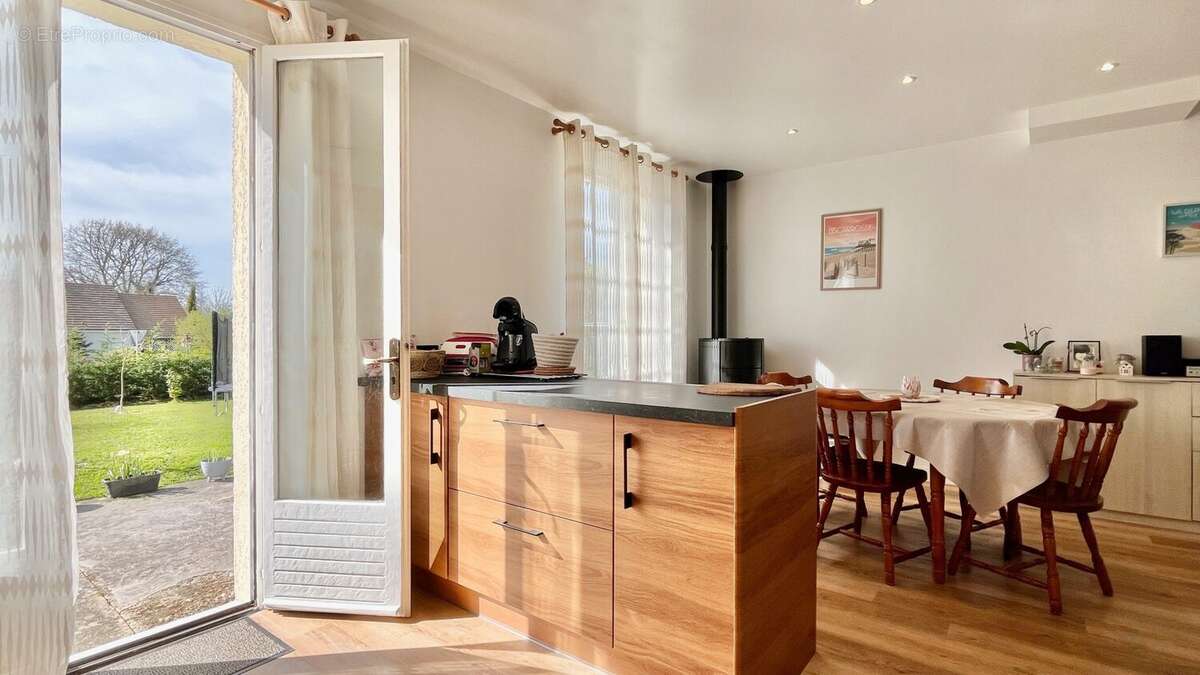 Maison à BONNETABLE