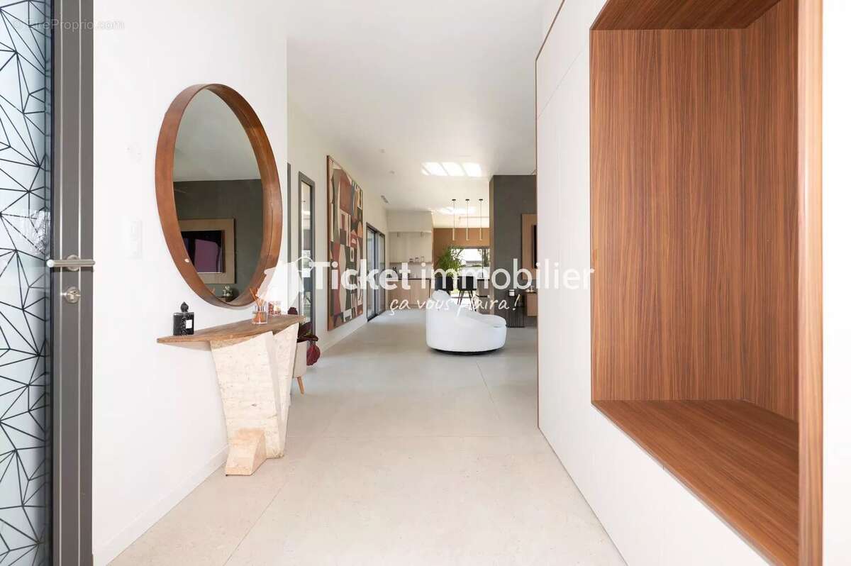 Maison à LA SALVETAT-SAINT-GILLES