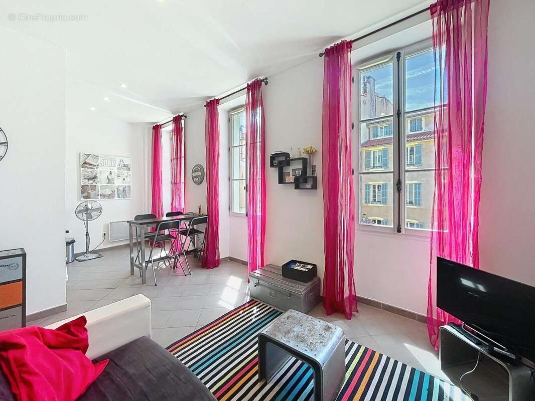 Photo 2 - Appartement à MARSEILLE-1E