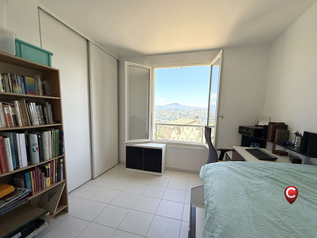 Maison à SAINT-LAURENT-DU-VAR