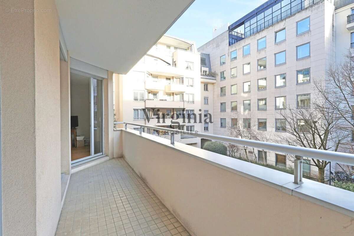 Appartement à CHARENTON-LE-PONT