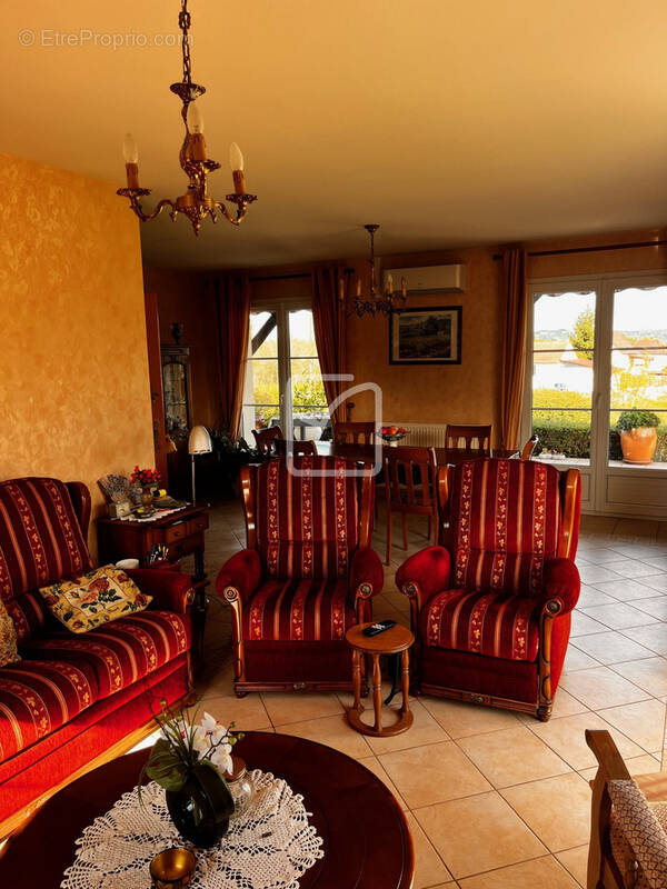 Maison à VARS-SUR-ROSEIX