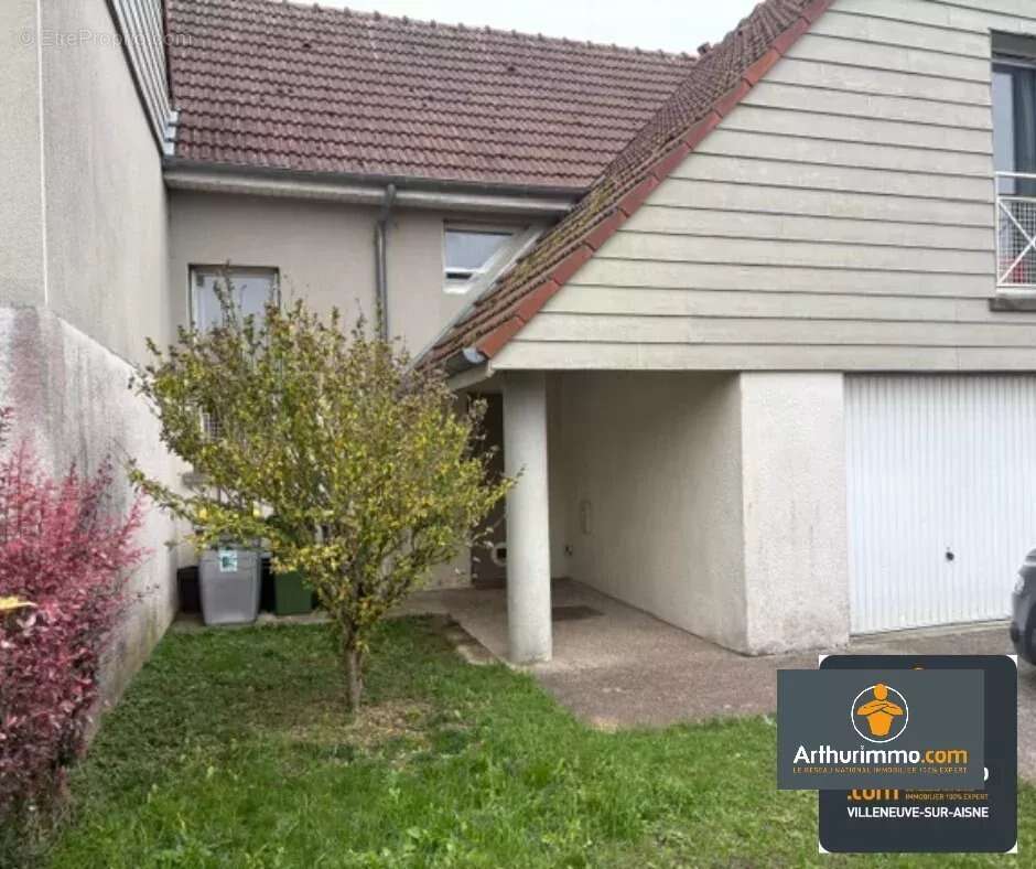 Maison à NEUFCHATEL-SUR-AISNE