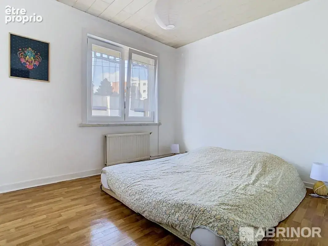 Maison semi-individuelle, 3 chambres, jardin de ville, dependance - photo 5