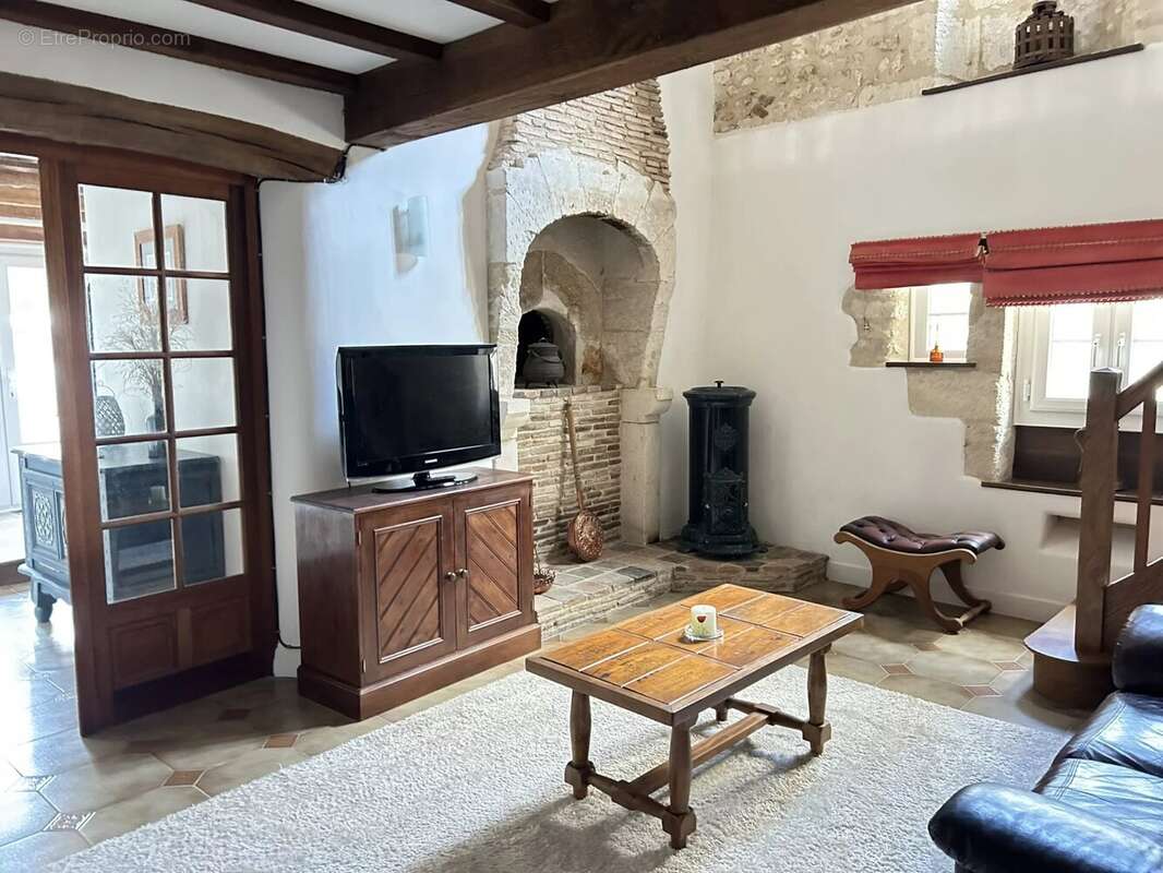 Maison à AUBETERRE-SUR-DRONNE