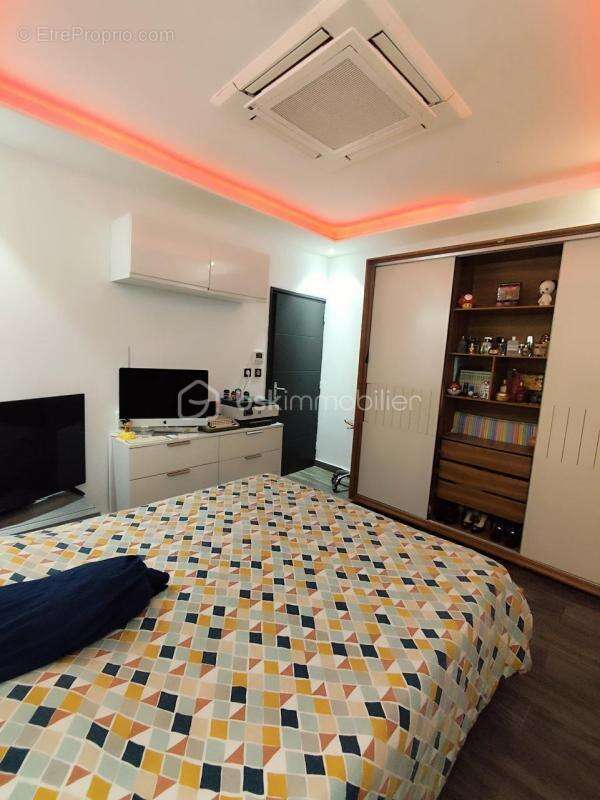 Appartement à REMIRE-MONTJOLY