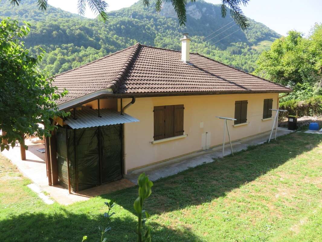 Maison à vendre 5 pièces de 135 m² sur terrain de 723 m² SAINT RAMBERT EN BUGEY (01) - photo 17