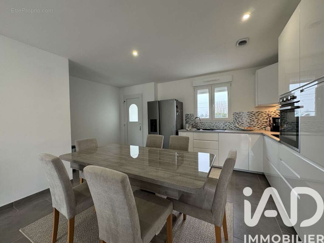 Photo 2 - Maison à LA CHAPELLE-SUR-LOIRE