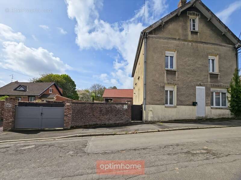 Maison à CROISILLES