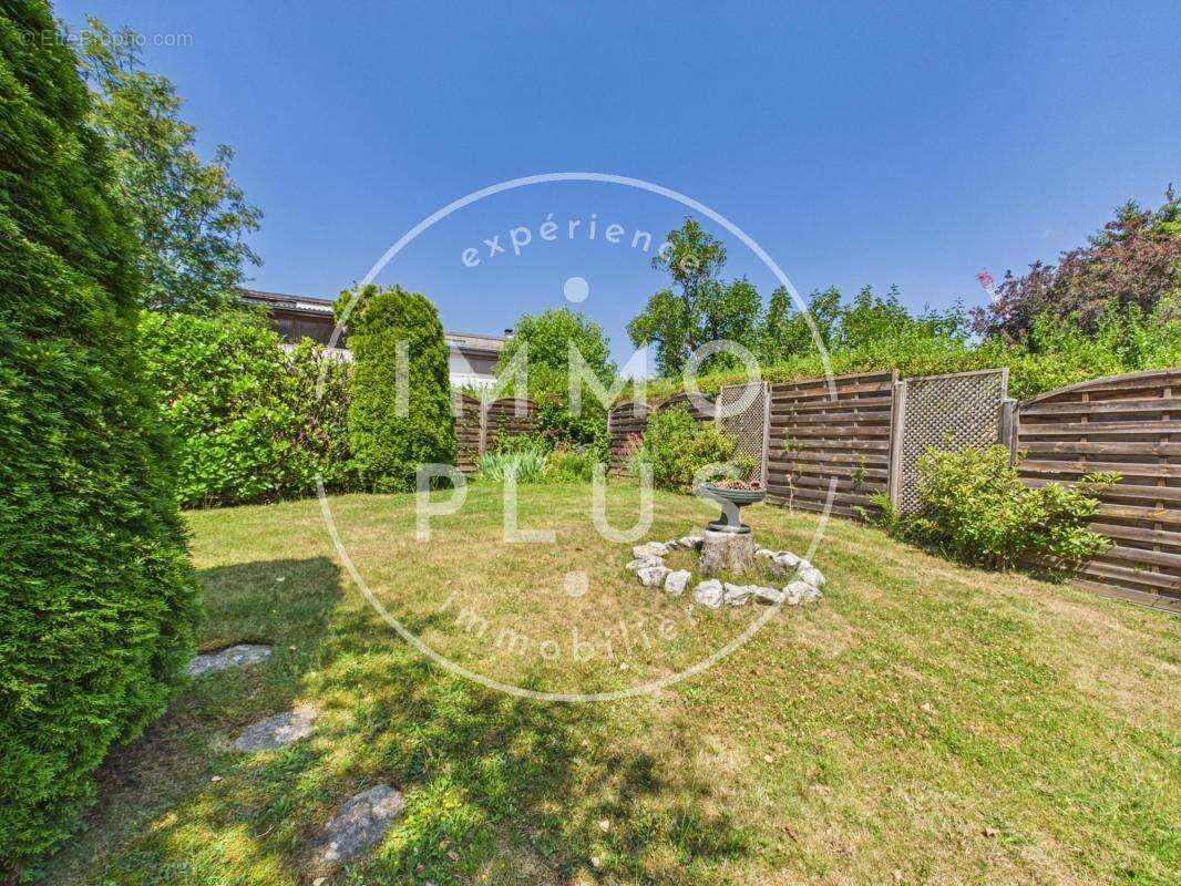 Vente - Maison - 4 pièces + cuisine - 97,02 m² - 680 000 € - - photo 2