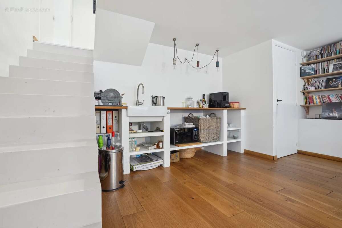 Commerce à PARIS-11E