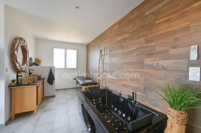 Maison à BAGNOLS-SUR-CEZE