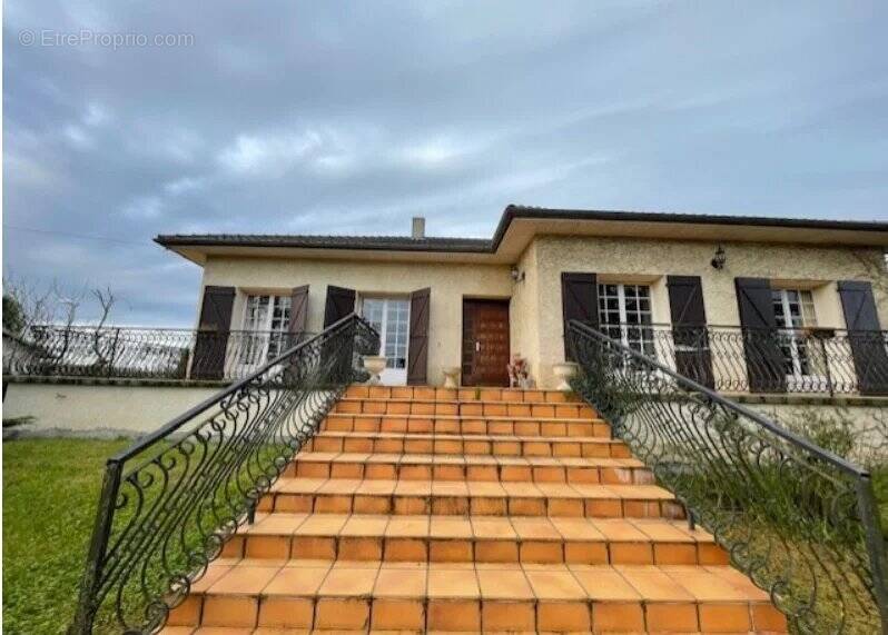 Maison à LABARTHE-SUR-LEZE