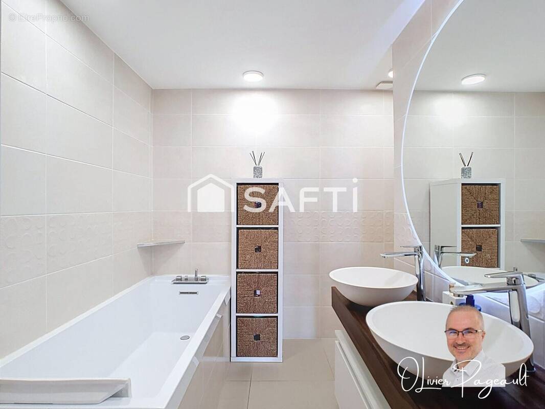 Photo 1 - Appartement à LYON-8E