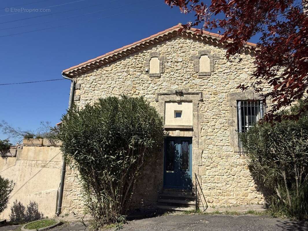 Maison 200 m² à Plaissan  - photo 8