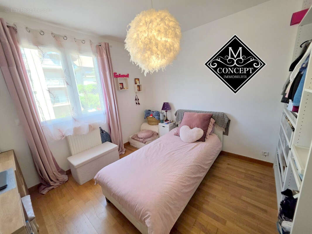 Appartement à POISY