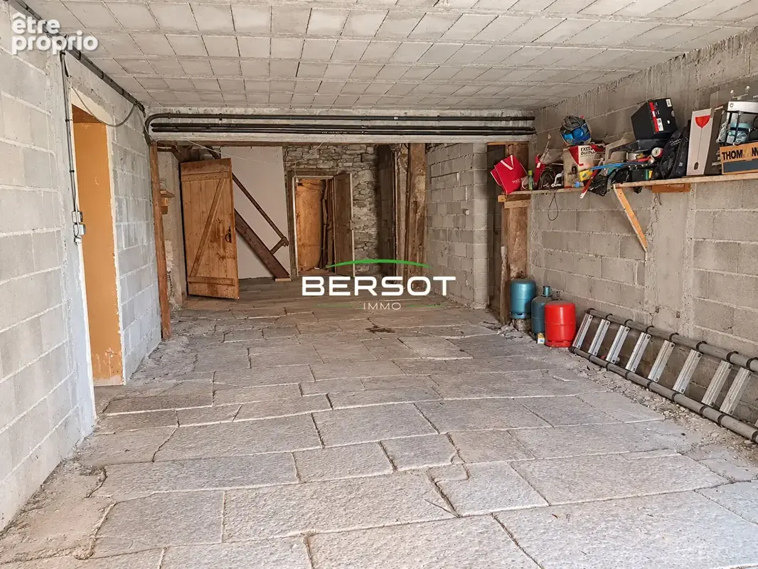 Maison rare et atypique avec un terrain de 2 339 m² - FORT POTENTIEL ! - photo 14