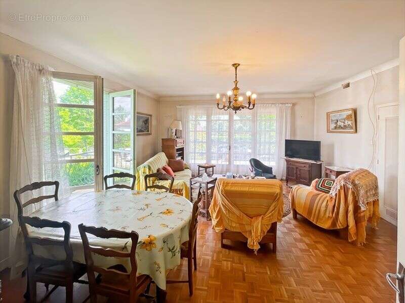 Maison à SAINT-CLAR