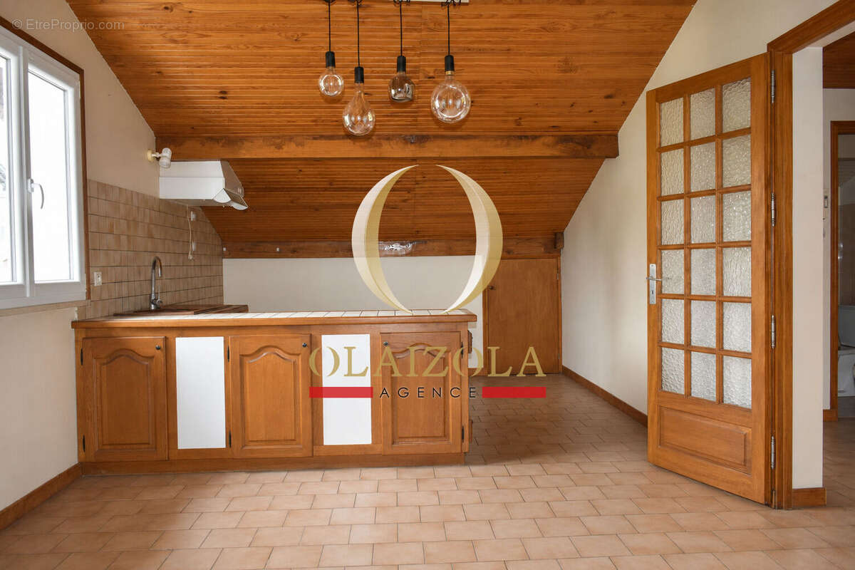 SAINT-JEAN-DE-LUZ - Maison familiale avec jardin et beau potentiel - photo 14