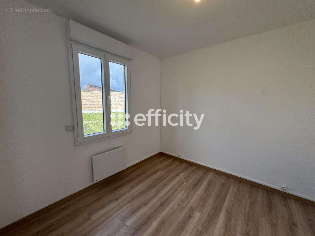 Maison 37 m² à Saint-Come-De-Fresne  - photo 13
