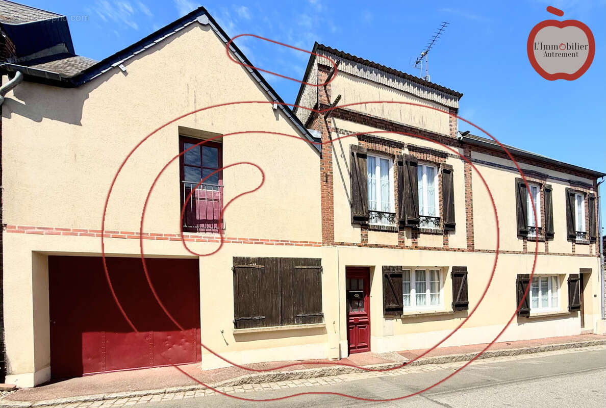 Maison de caractere avec cour et garage - centre ville historique - photo 30