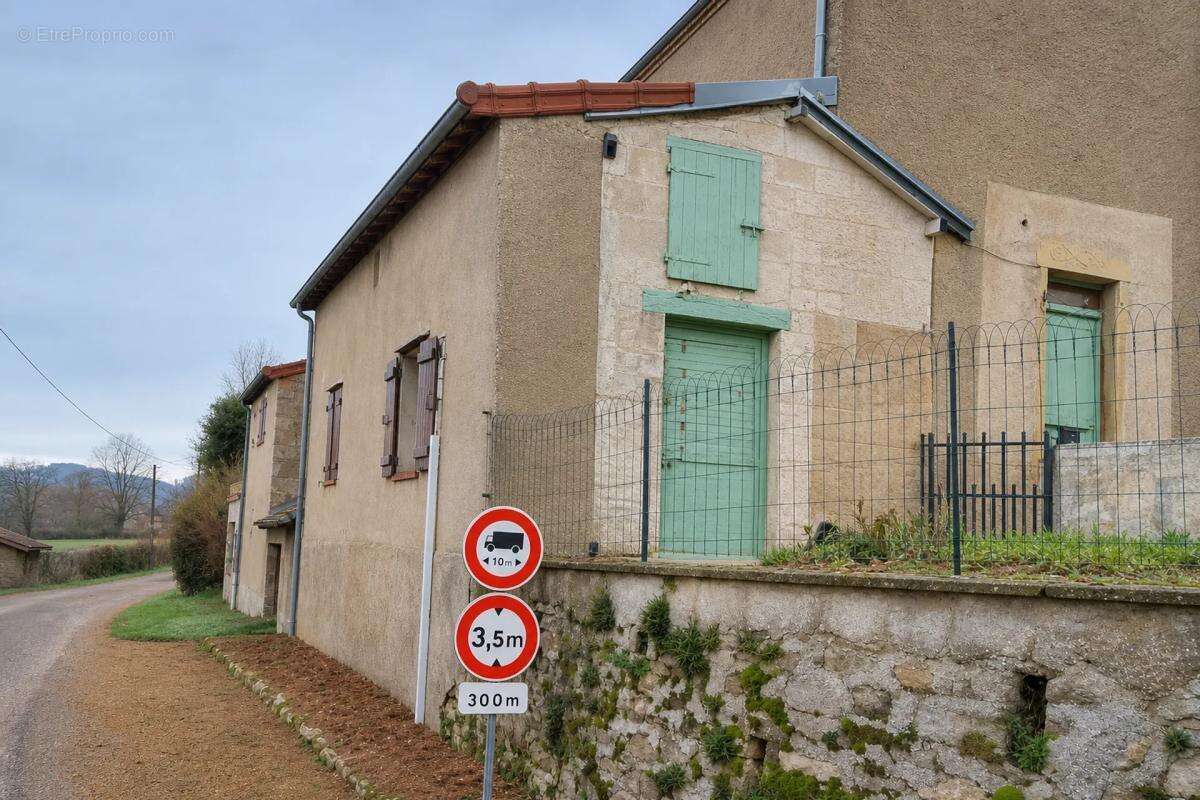 Maison à DYO