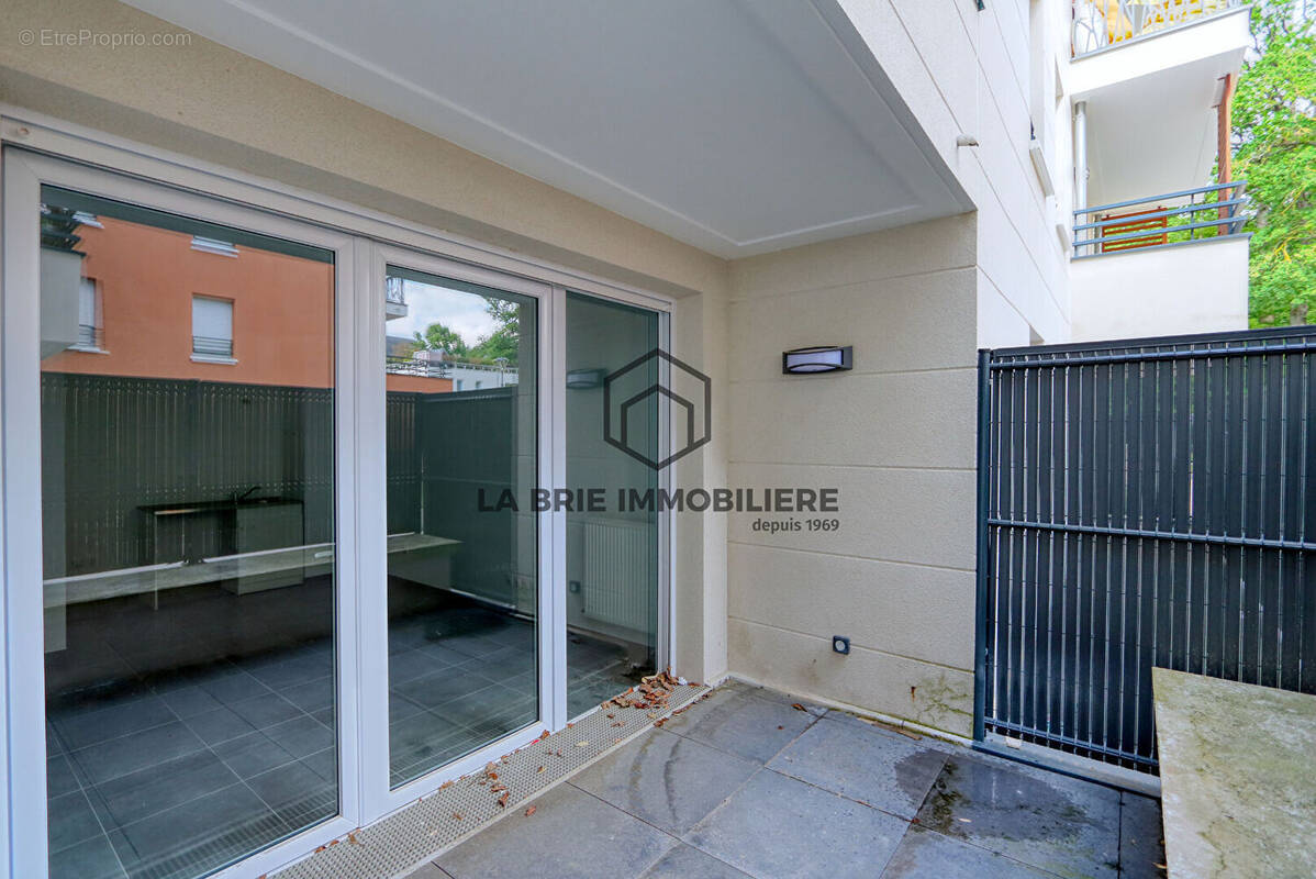 Appartement à EMERAINVILLE