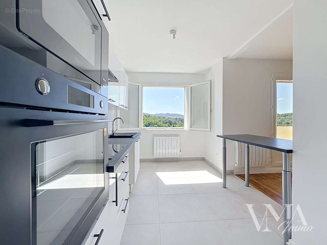 Appartement à L'ARBRESLE