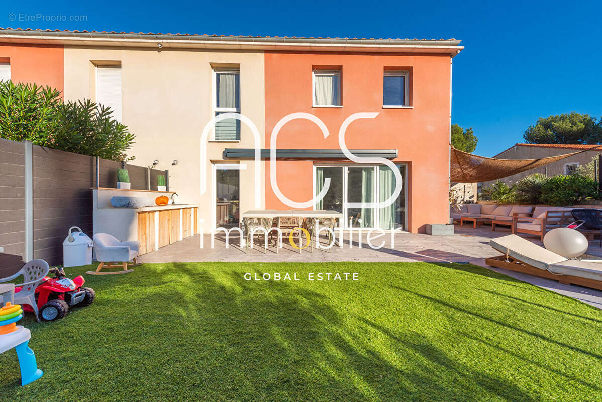 Maison à CHATEAUNEUF-LES-MARTIGUES