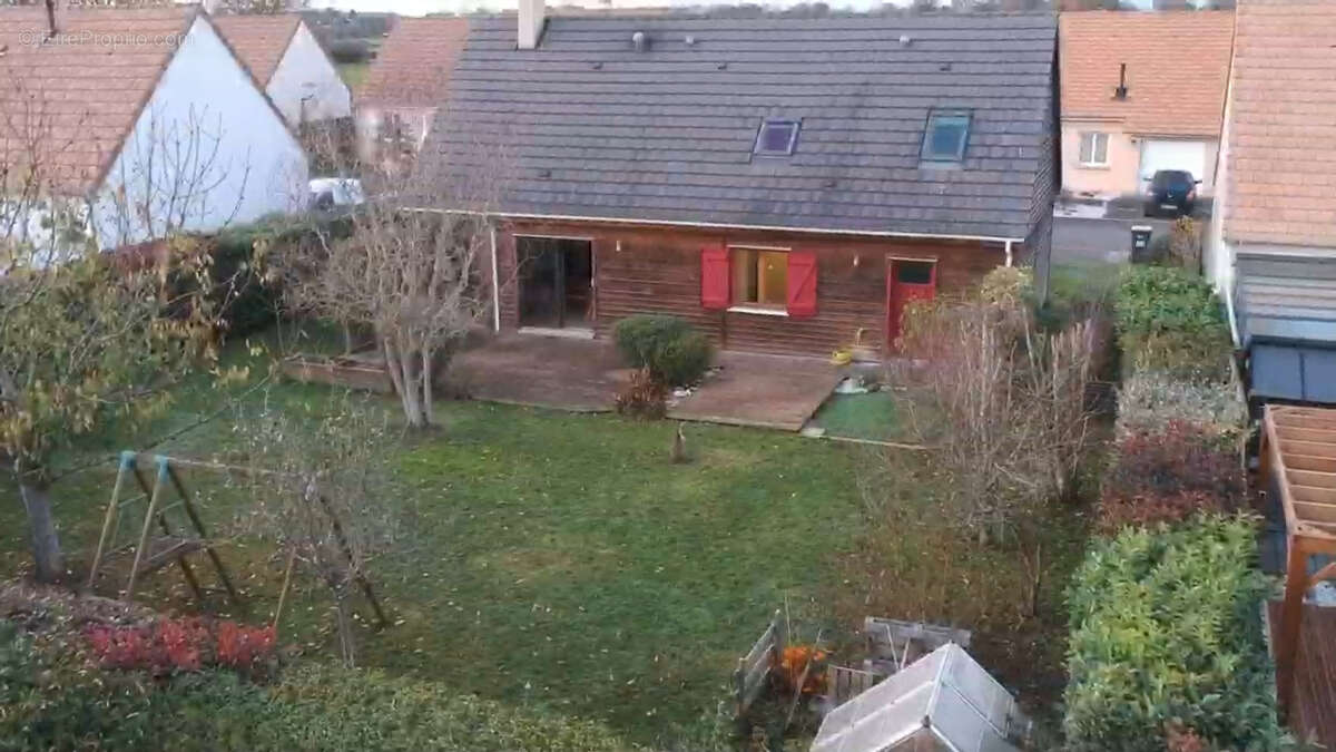 Maison à JOUE-L&#039;ABBE