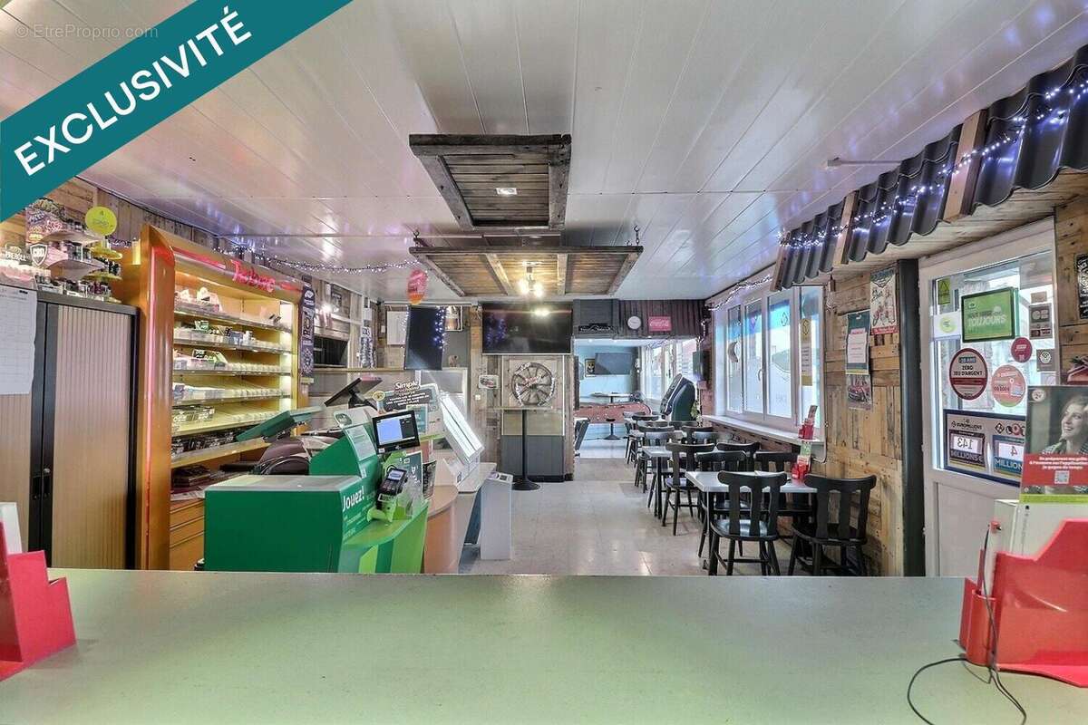 Photo 2 - Commerce à VIESLY