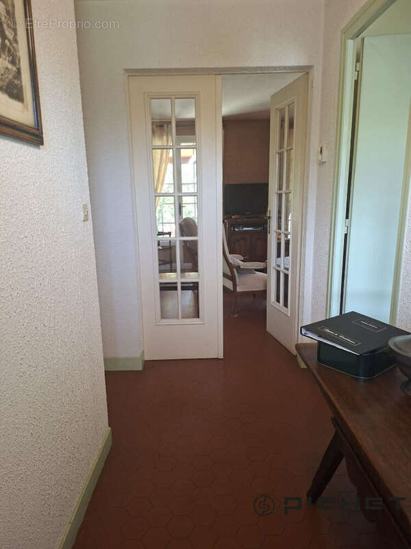 Maison familiale d'exception -160 m² -5 chambres -Proche Centre-Ville Carbon Blanc 6 pièce(s) 160 m2 - photo 14