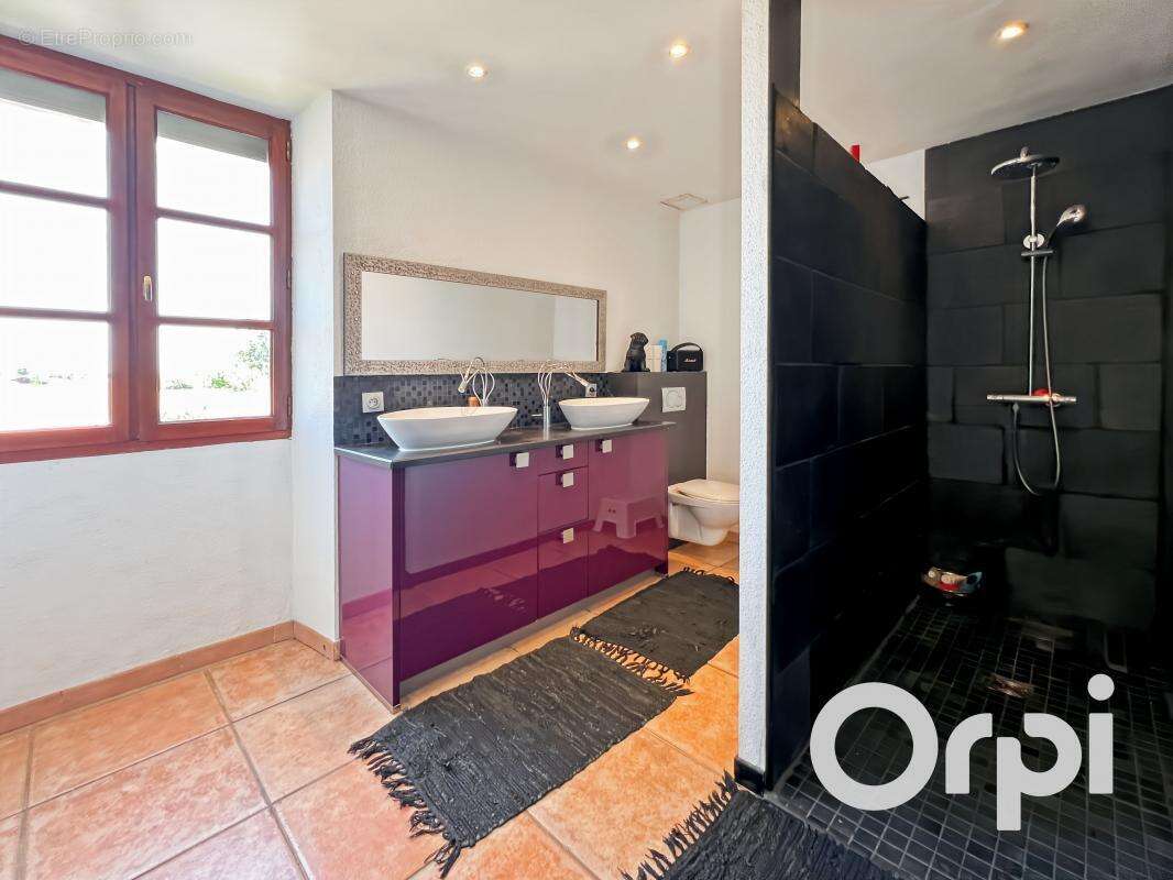 Appartement à LIVRON-SUR-DROME