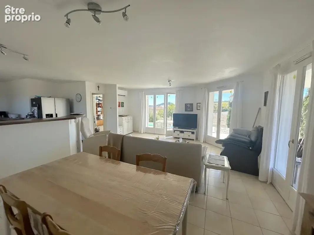 Coup de coeur pour cette magnifique maison avec piscine et vues dégagée sur terrain de 8249m2 - photo 33