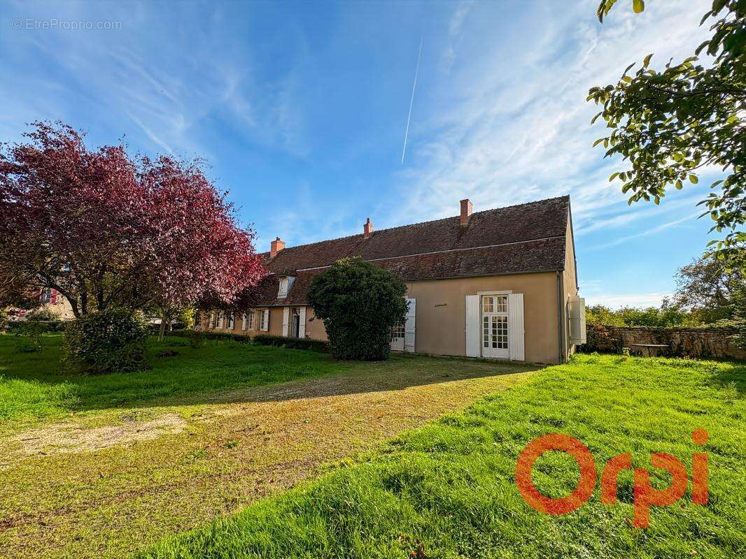 Maison à CHALIVOY-MILON