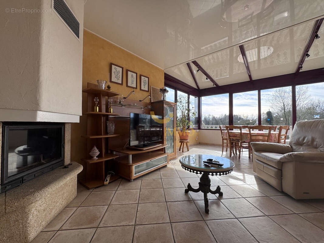 Maison à SECONDIGNY