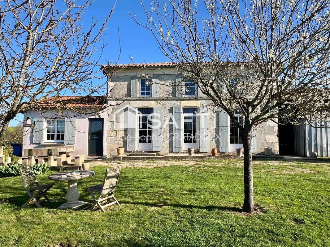 Maison 145 m² à Les Eglises-D'argenteuil  - photo 2