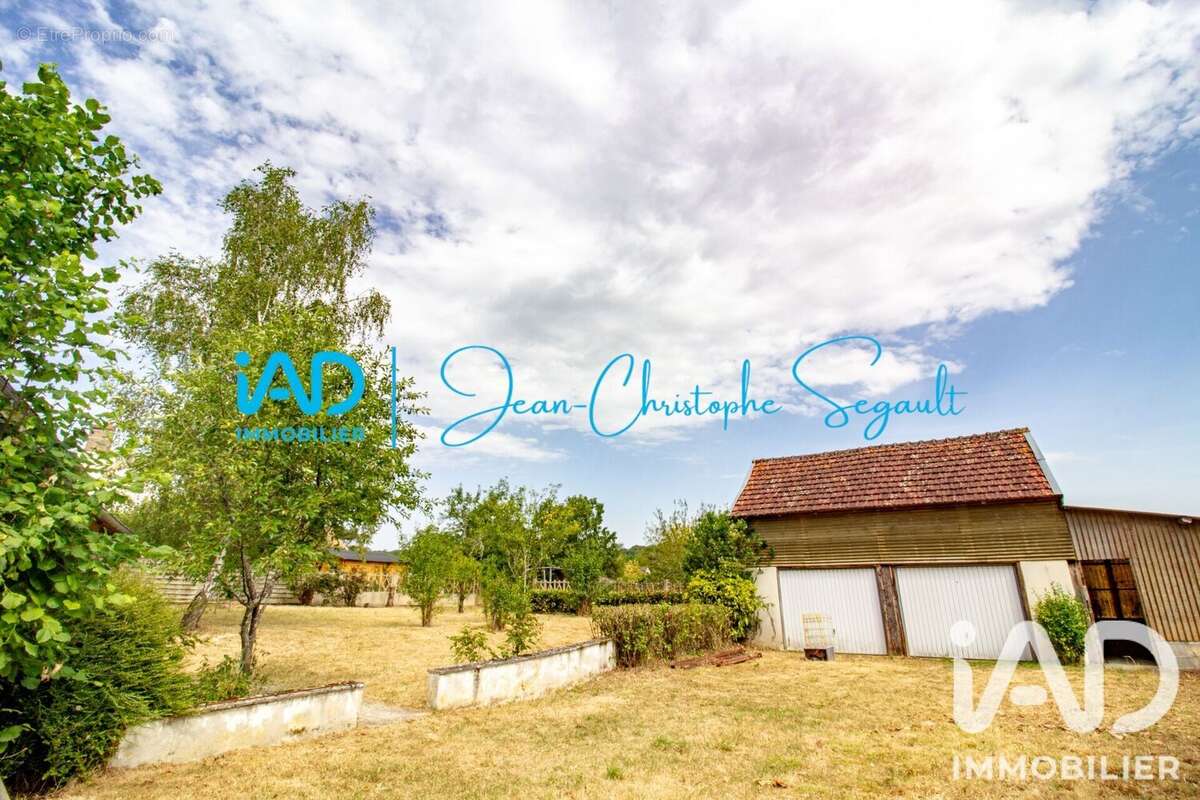 Maison 216 m² à La Chapelle-Saint-Sepulcre  - photo 9