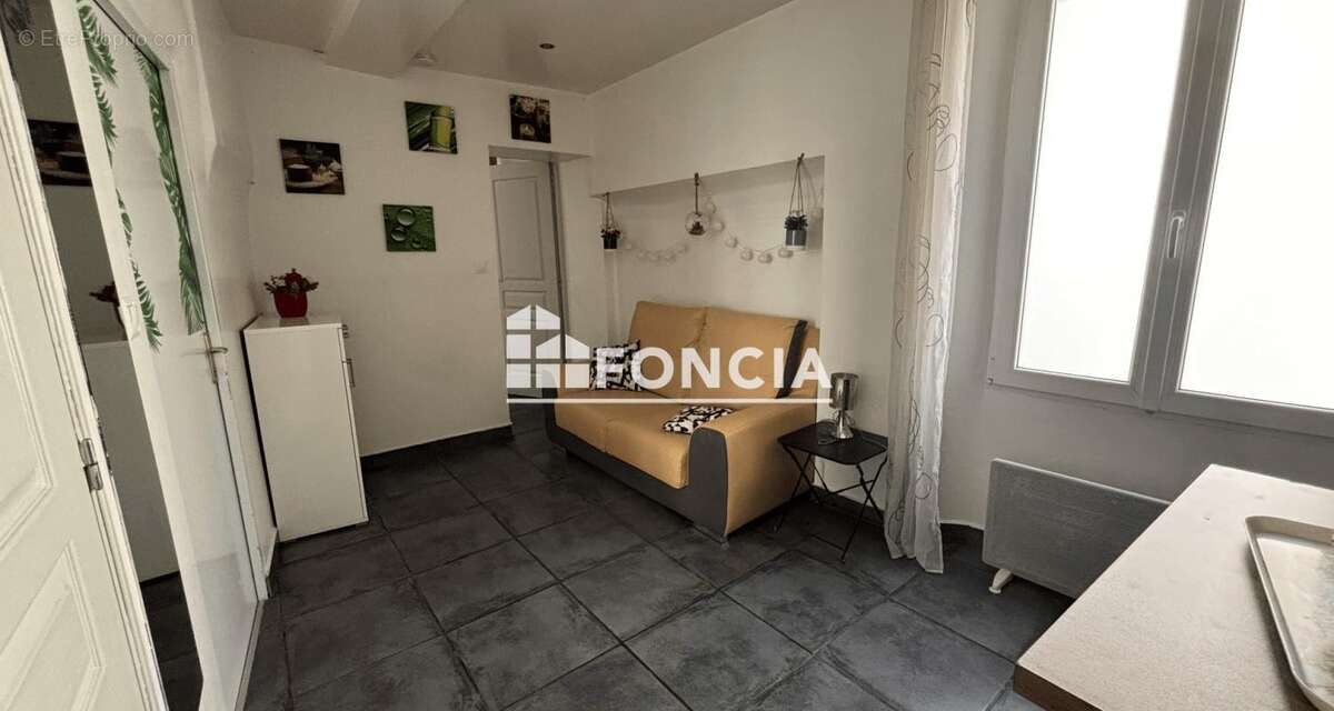 Appartement à SOLLIES-PONT