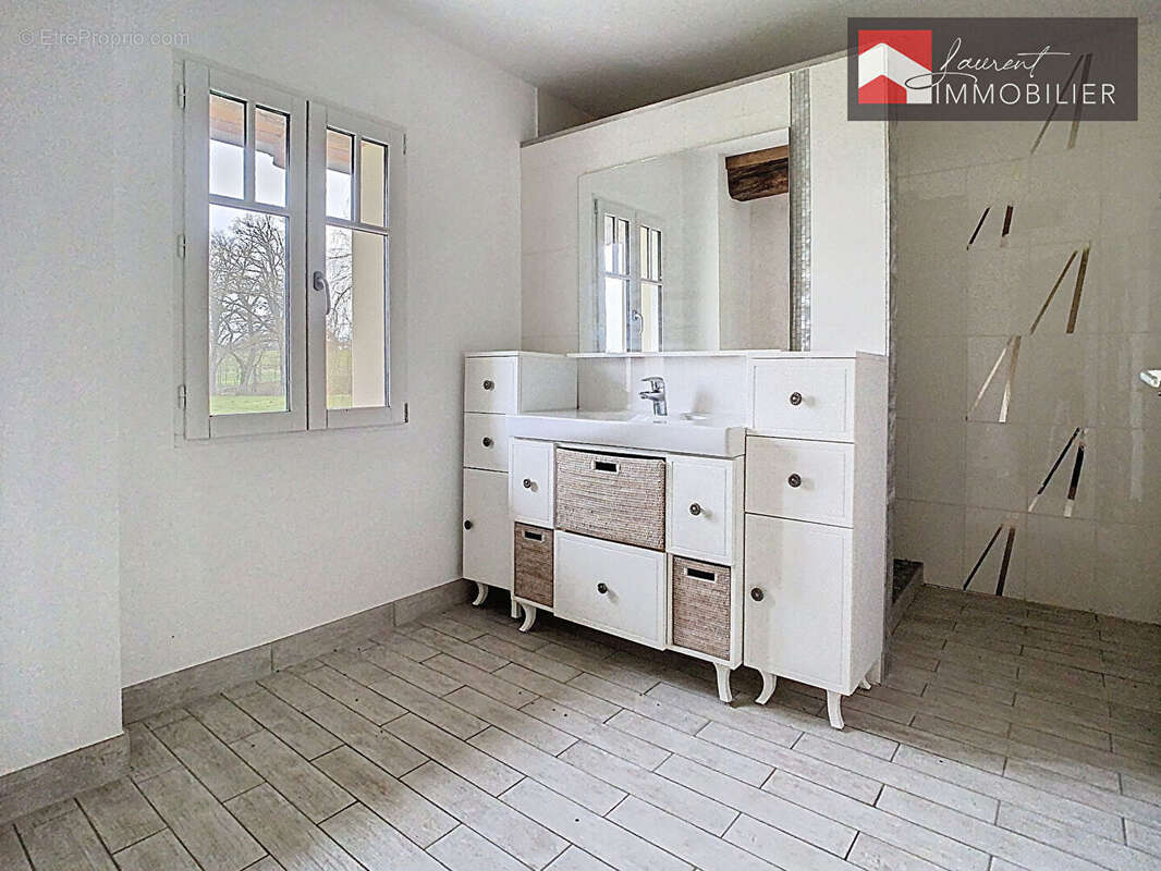 Maison à PONT-DE-VAUX