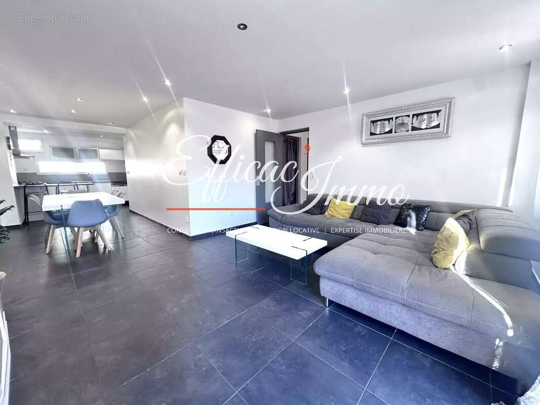 Maison 4 pièces de 117m2 - photo 2