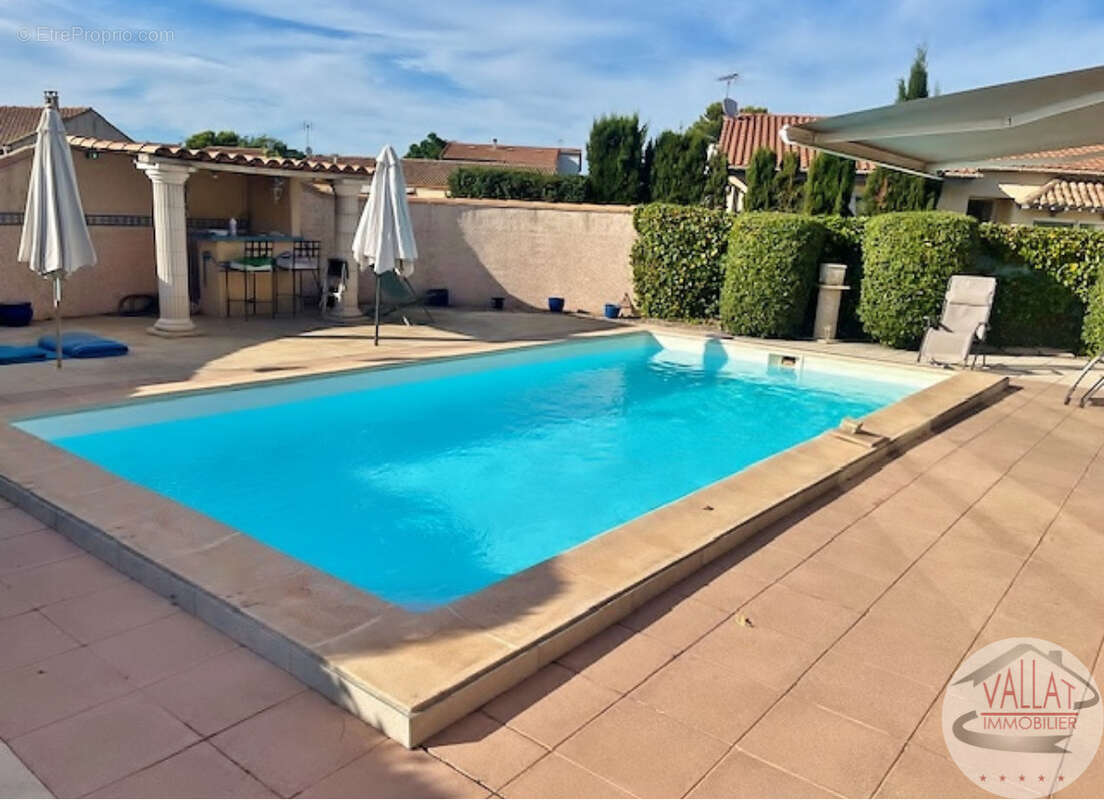 Villa T4 avec piscine dans quartier pavillonnaire agréable ! - photo 2